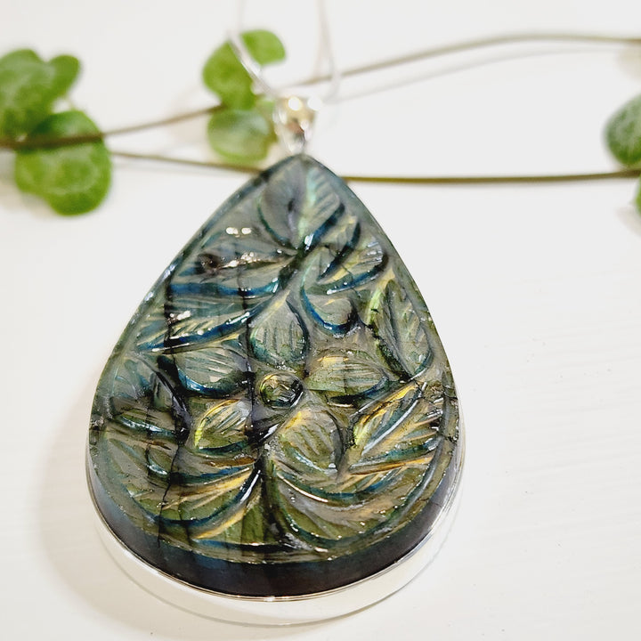Labradorite - Pendant - Mel'z Place