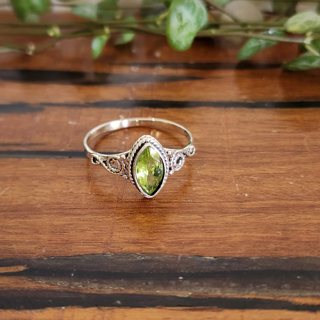 Peridot - Ring