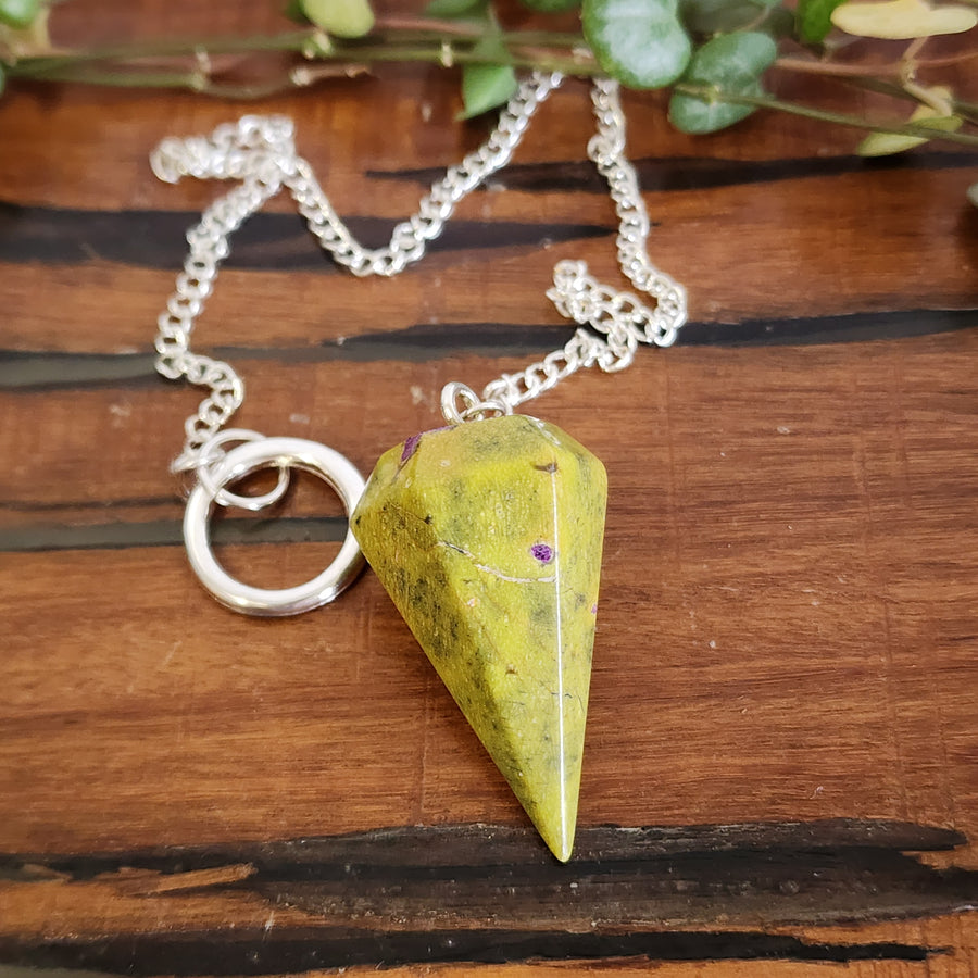 Stitchtite and Serpentine (Altantisite) Pendulums