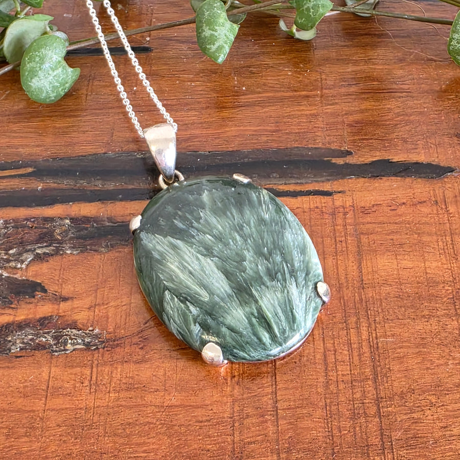 Seraphinite Pendant set in 925 sterling silver, comes with a 45cm Sterling Silver Chain