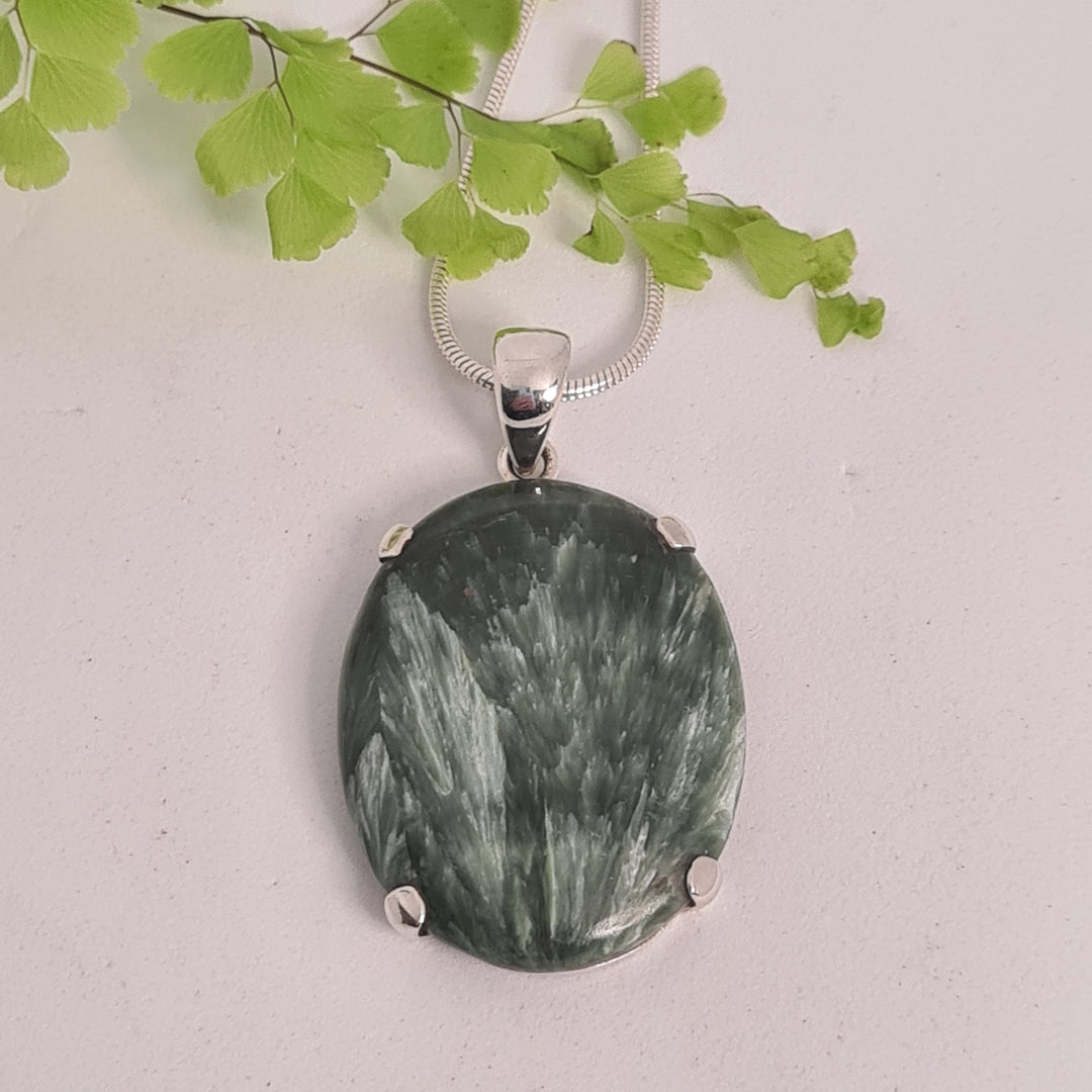 Seraphinite Pendant set in 925 sterling silver, comes with a 45cm Sterling Silver Chain
