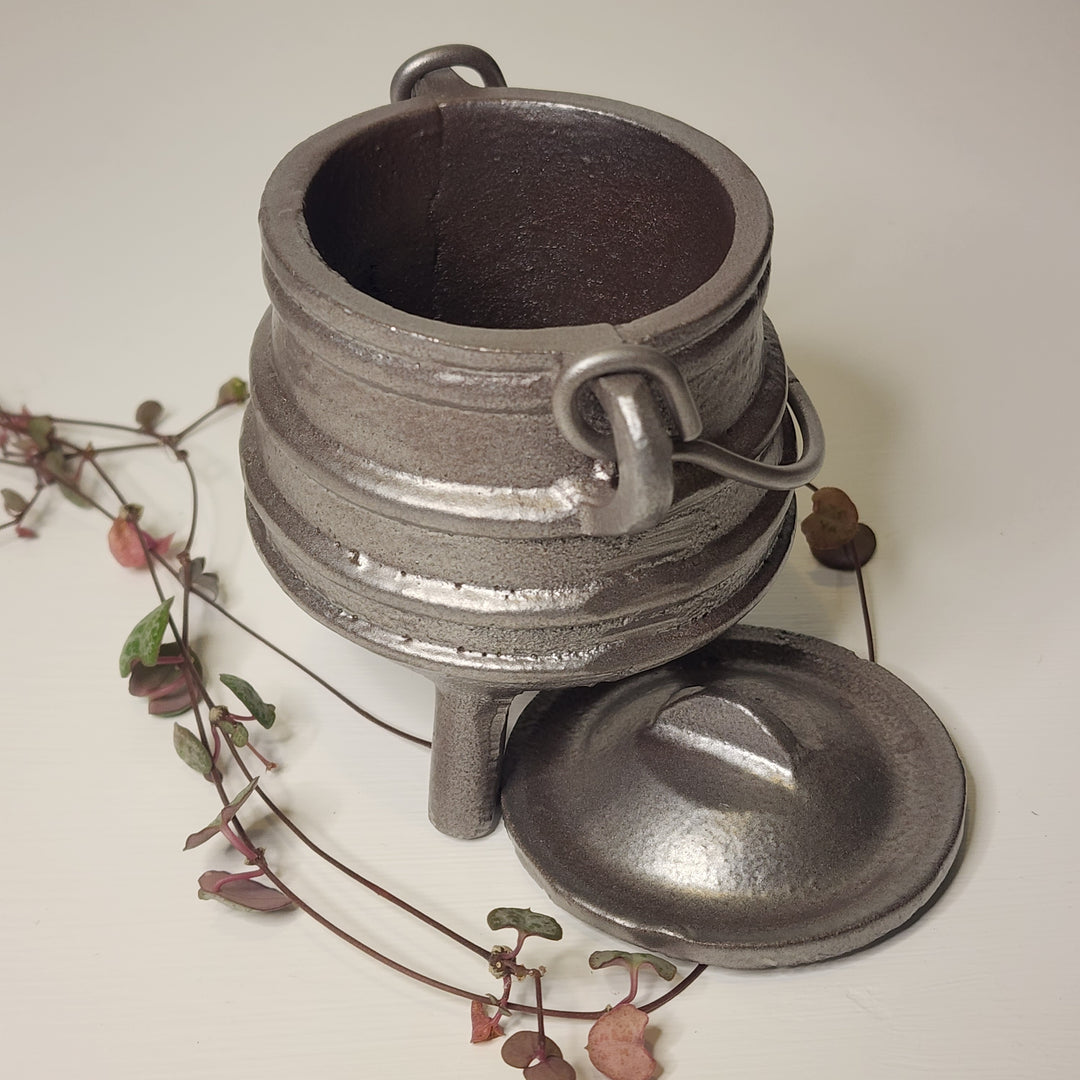 Cast Iron Cauldron - Striped Sliver