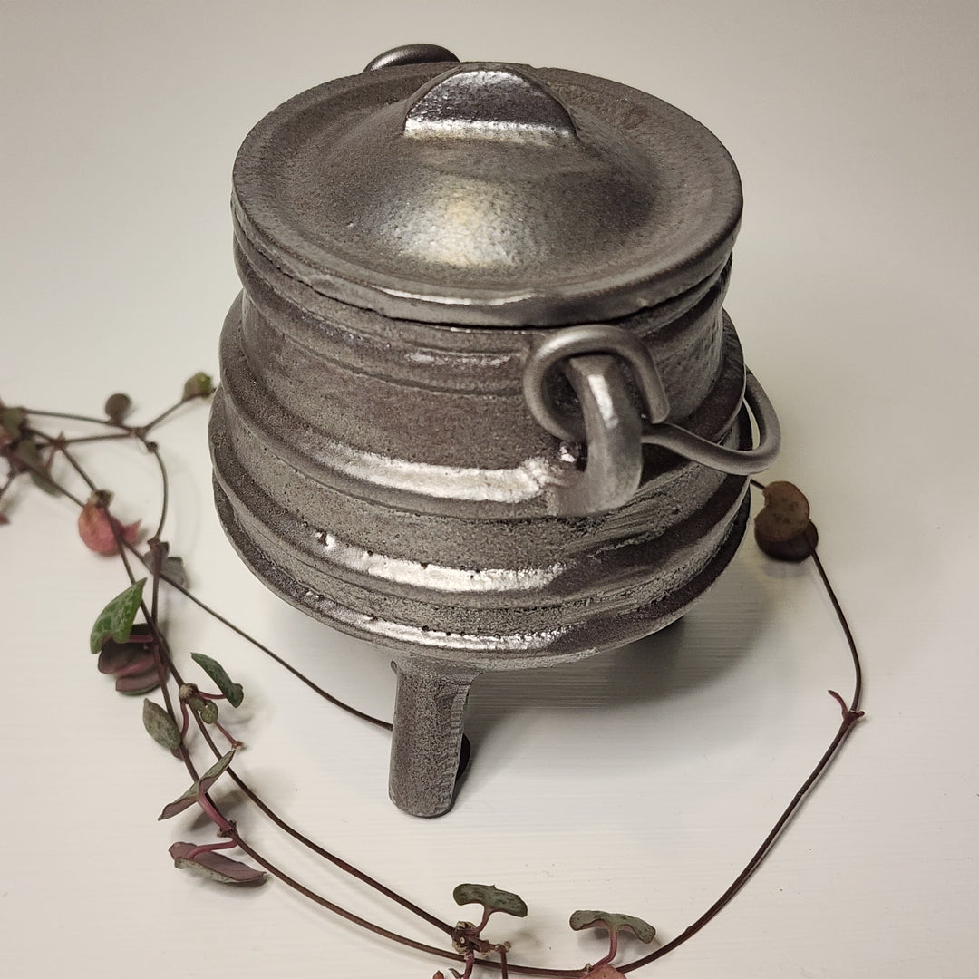 Cast Iron Cauldron - Striped Sliver