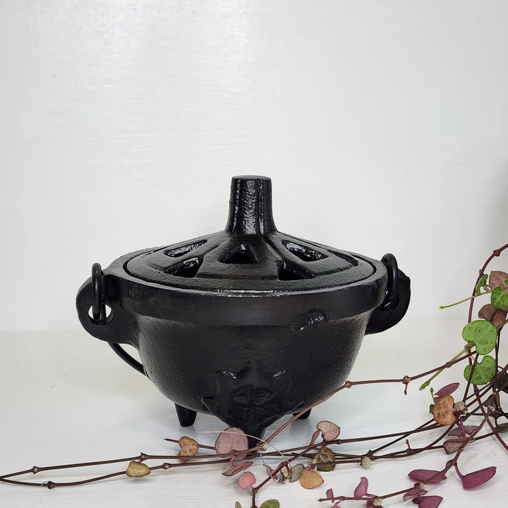 Aluminum Cauldron - With Open Lid