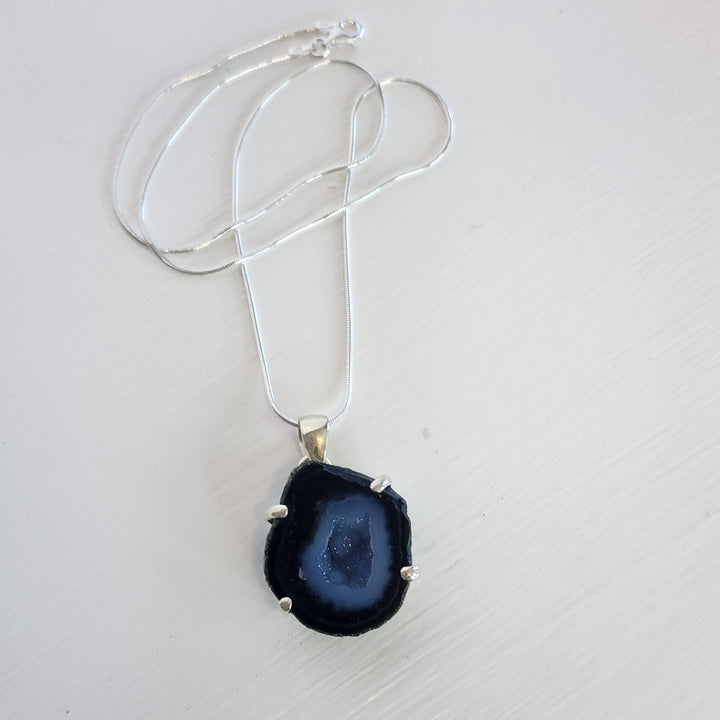 Agate Geode Pendant set in 925 sterling sivler