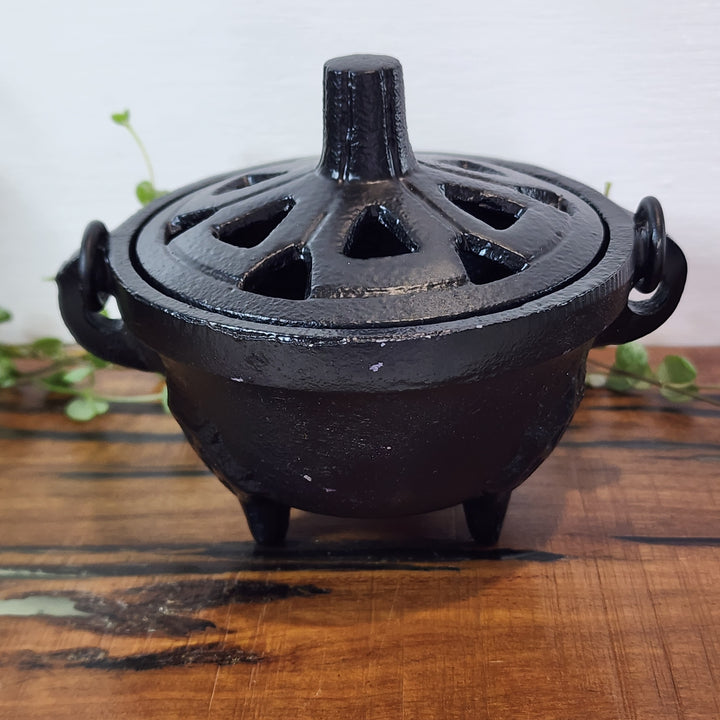 Aluminum Cauldron - With Open Lid