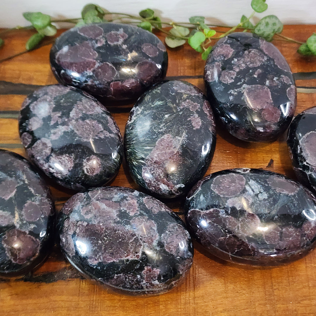 Garnet - Palm Stones