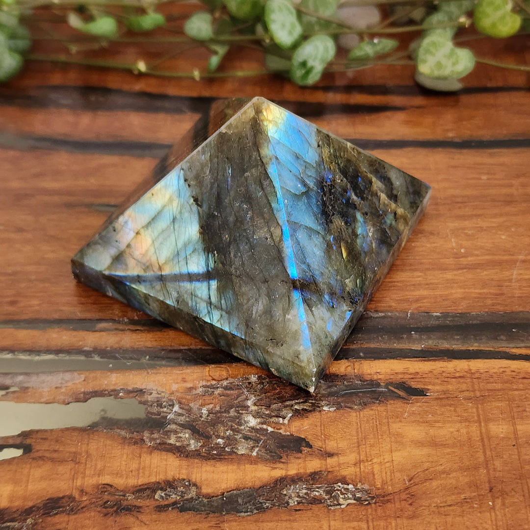 Labradorite - Pyramid
