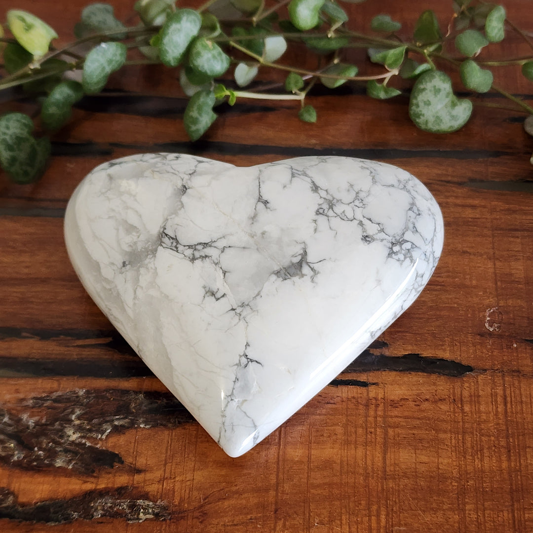 Howlite - Heart