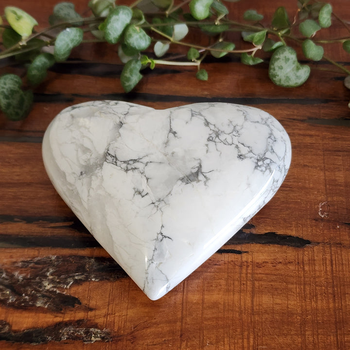 Howlite - Heart