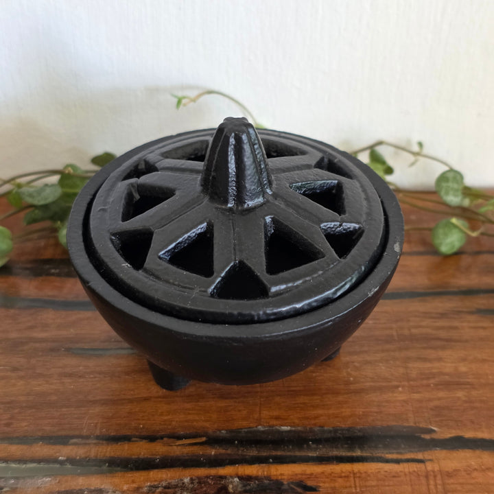 Cauldron - With Open Lid