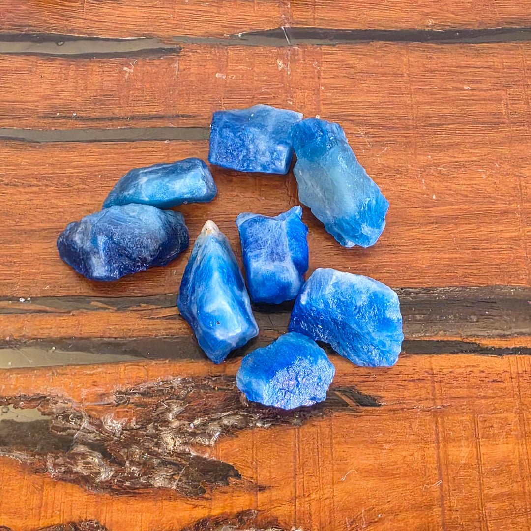Fluorescent Sodalite - Raw