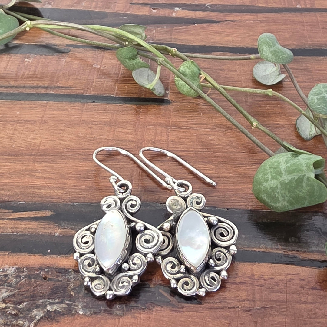 Mother of Pearl - Earrings