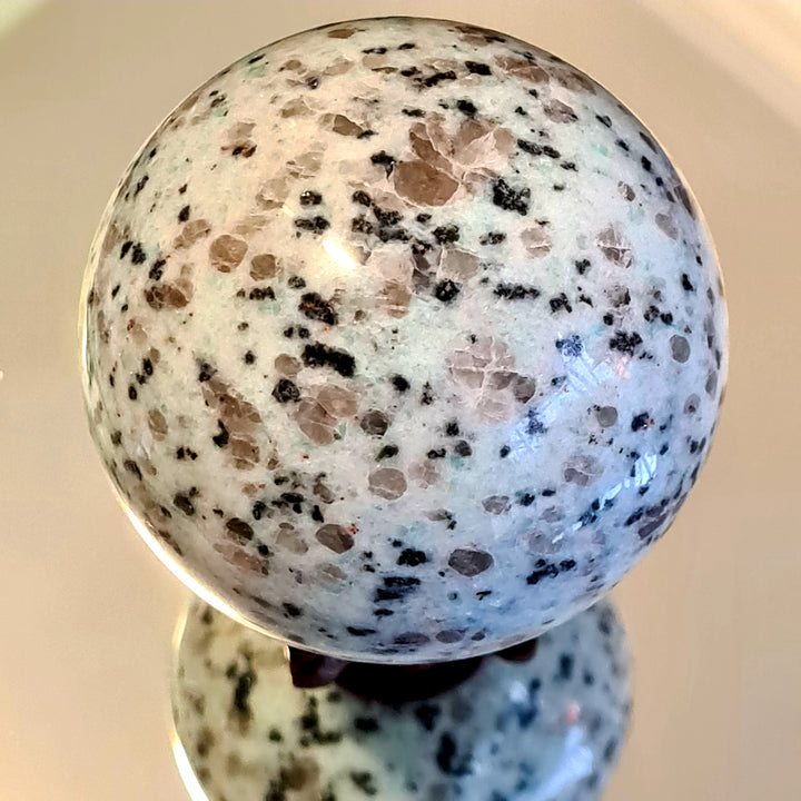 Kiwi Jasper - Spheres