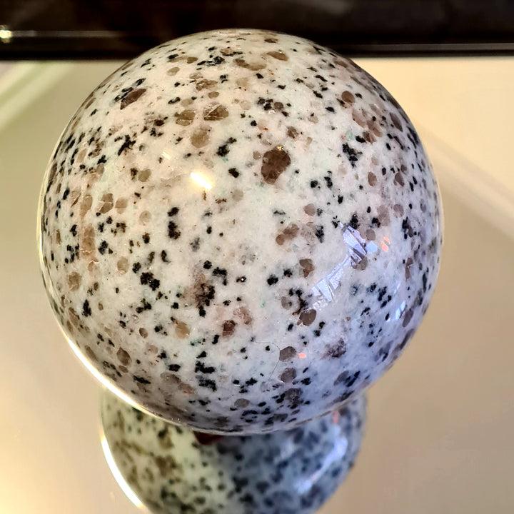 Kiwi Jasper - Spheres