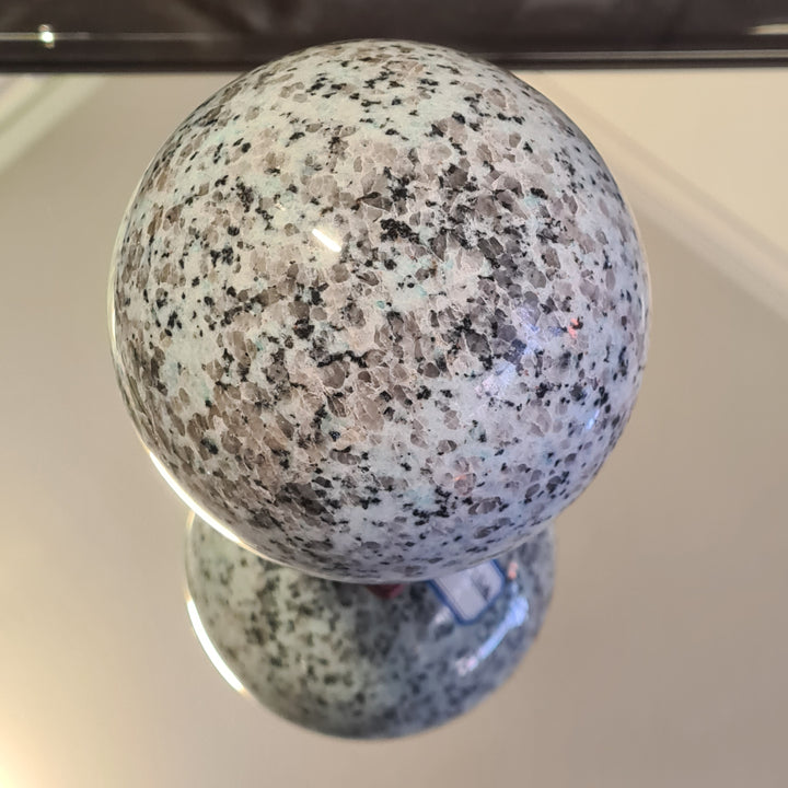 Kiwi Jasper - Spheres